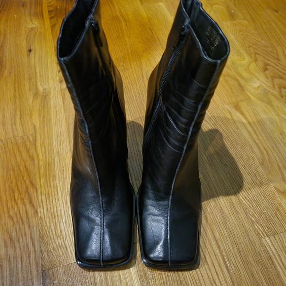 Aldo Shoes - VINTAGE ALDO FUNKY SQUARE TOE BLACK LEATHER BOOTIES